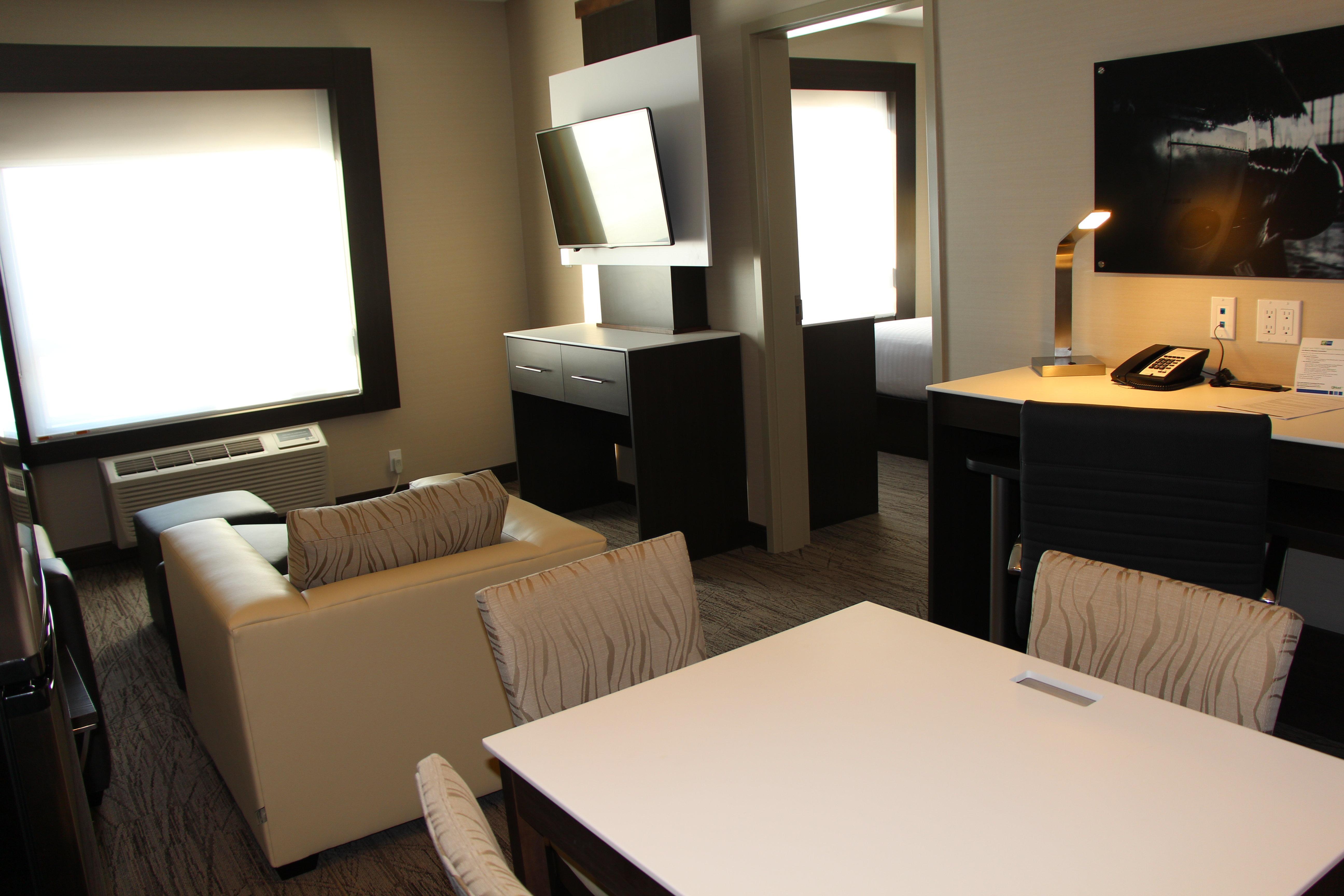 Holiday Inn Express & Suites Cold Lake By Ihg Exterior photo