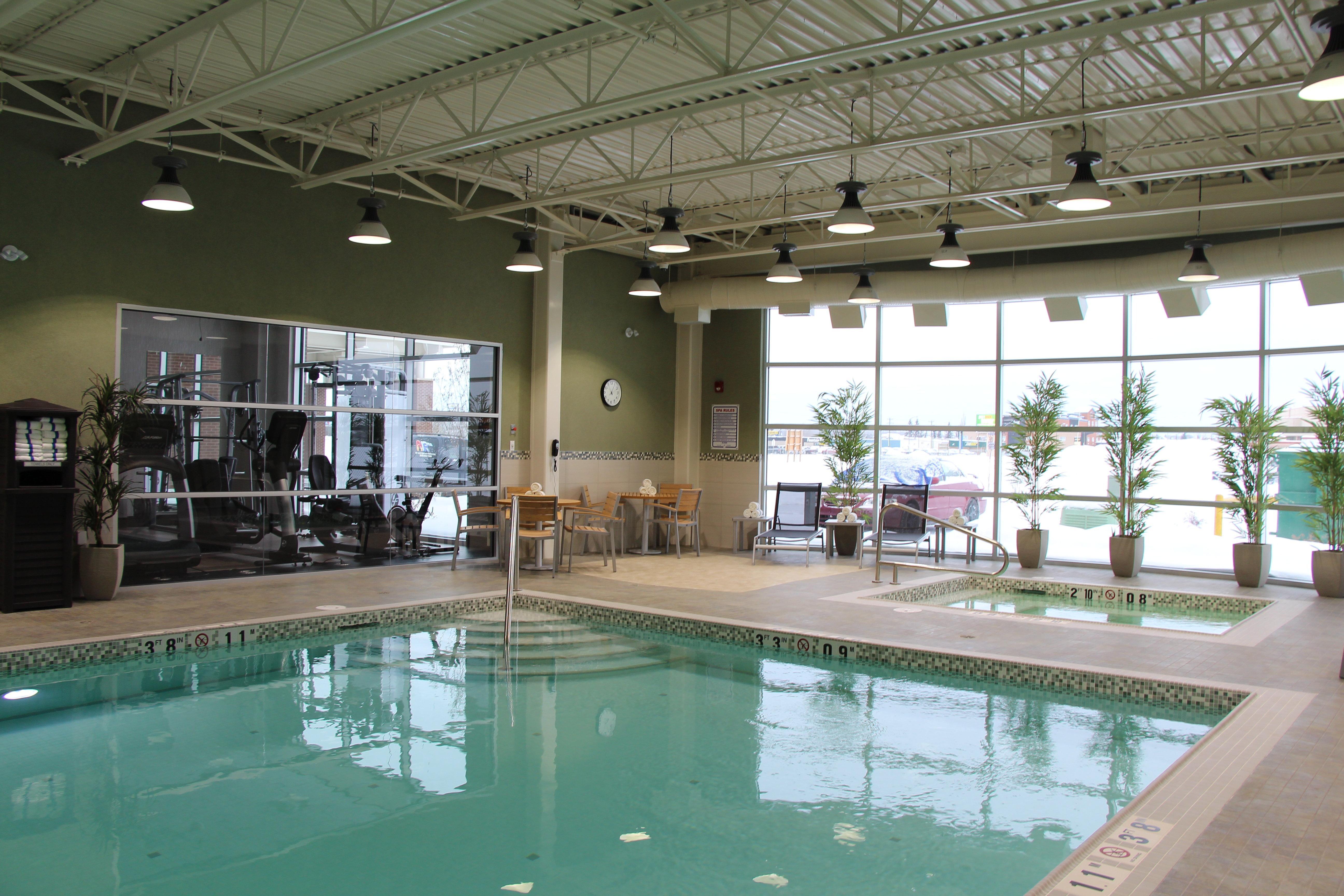 Holiday Inn Express & Suites Cold Lake By Ihg Exterior photo